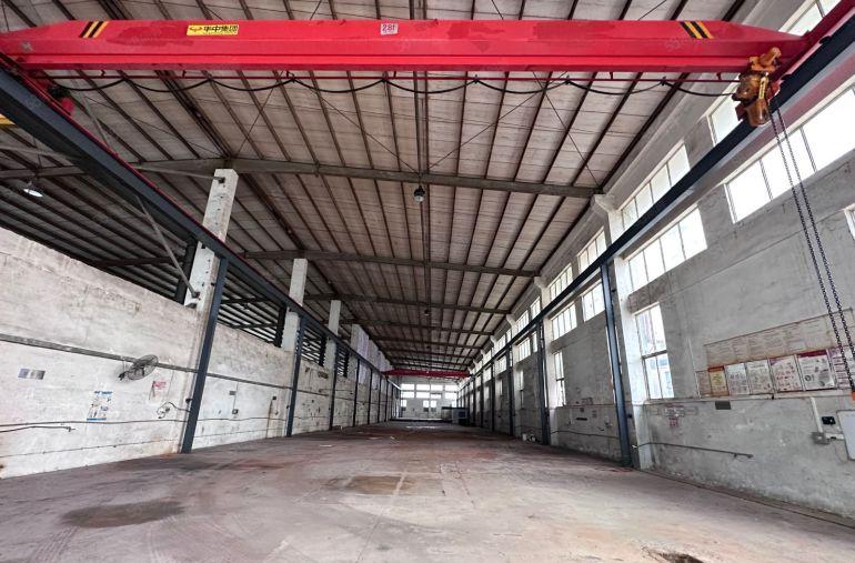 公明新出原房东钢构2000平实际面积出租，高10米，带行车