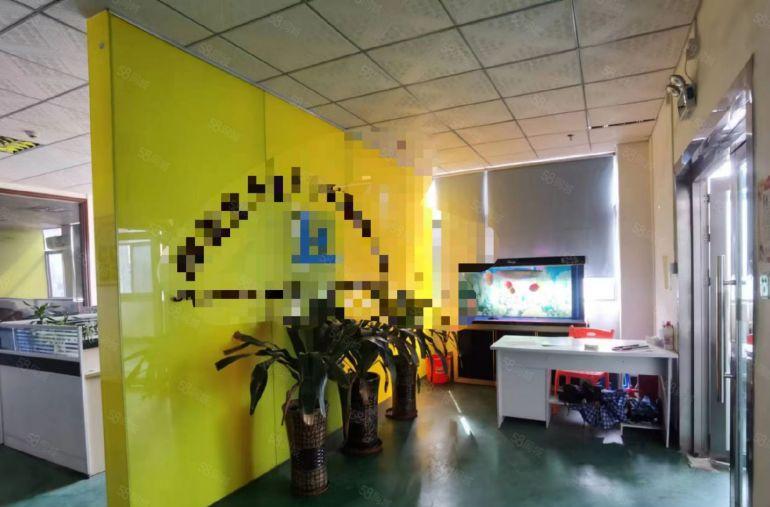 公明根玉路边上精装厂房（850平3吨货梯，适合电子，显示屏）