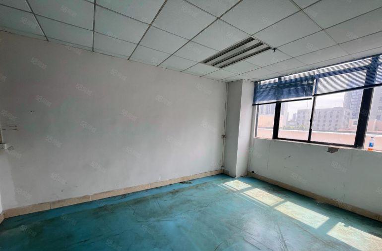 合水口工业园楼上1000平带有办公室全新地坪漆厂房出租