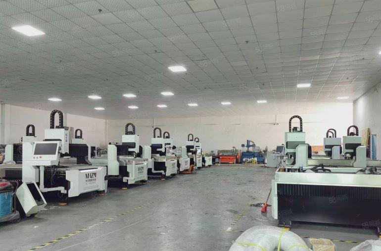 公明西田村委直租钢构1300平高8米，带办公室装修车间吊好顶