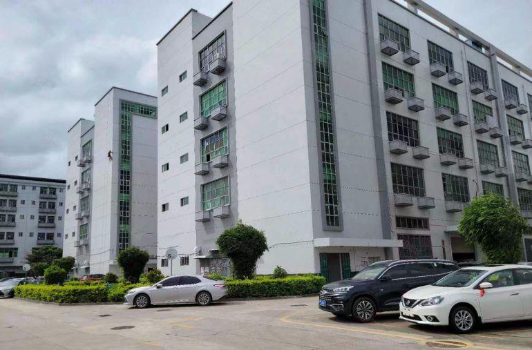 光明公明楼村大型园区厂房出租（465平现成装修，带隔好仓库）