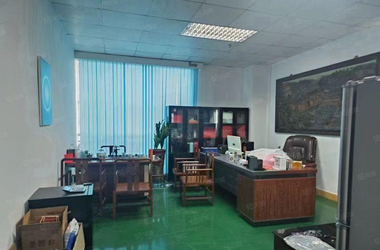 光明公明楼村地铁站附近厂房（2700平带消防喷浴，两边货梯）