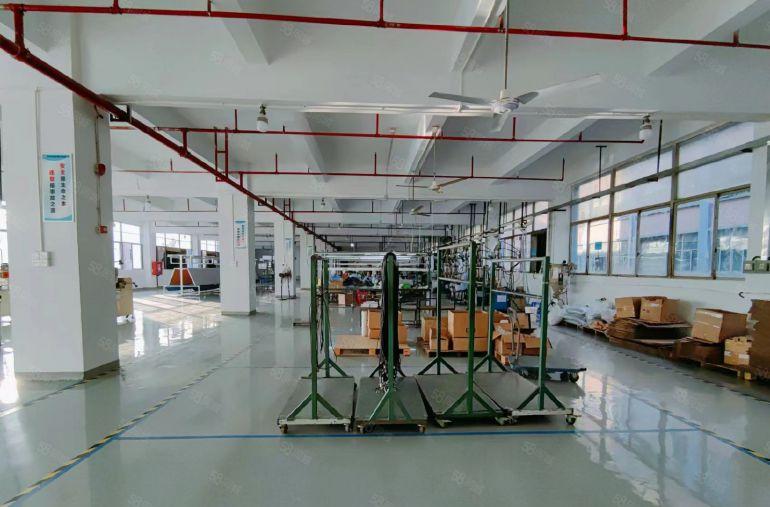 公明东坑重工业厂房出租2楼1380平（带消防喷淋层高4.5）