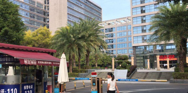 光明甲子塘社区松柏路2平方原房东厂房出租200平方起分