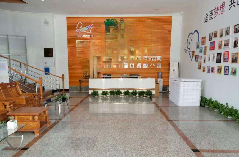 公明南光高速下村出口1~2楼2700平精装办公室，展厅，仓库