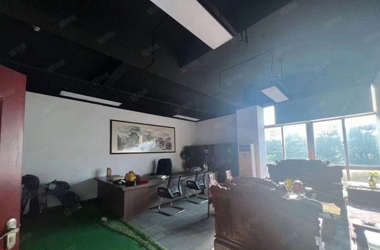 光明公明原房东的厂房690平，精装修空地大停车位充足大小可分