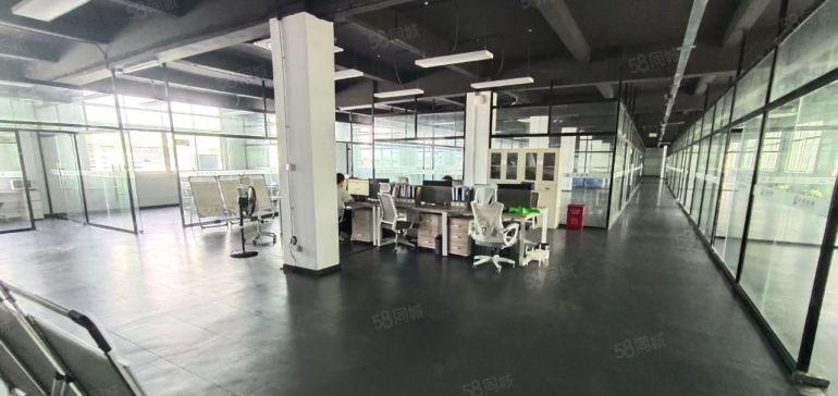 东坑马路边原房东厂房出租1300平，带停车场 带办公室精装修