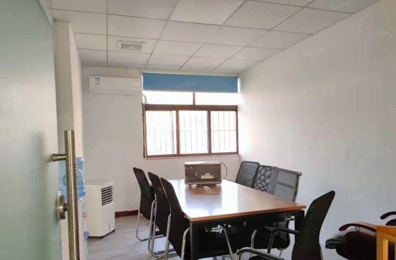 （实际面积出租）原房东厂房公明田寮550平一整层，现成吊机口