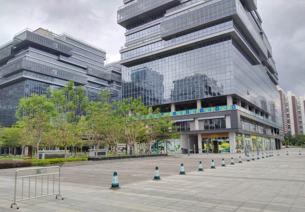 光明红本政府项目，可研发办公轻生产，配套齐全，赠送外带露台。