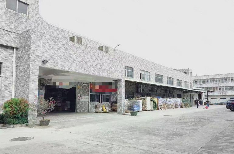 光明将石新出原房东独院厂房3000平。实际面积出租，水电齐全