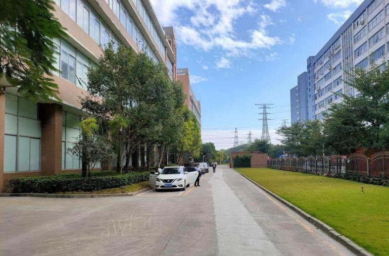 光明宝新科技园2000平厂房出租可分租一楼厂房仓库低价出租