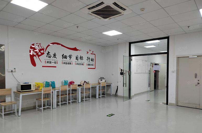 光明娄村地铁口附近1500平楼上精装修厂房仓库出租水电齐全