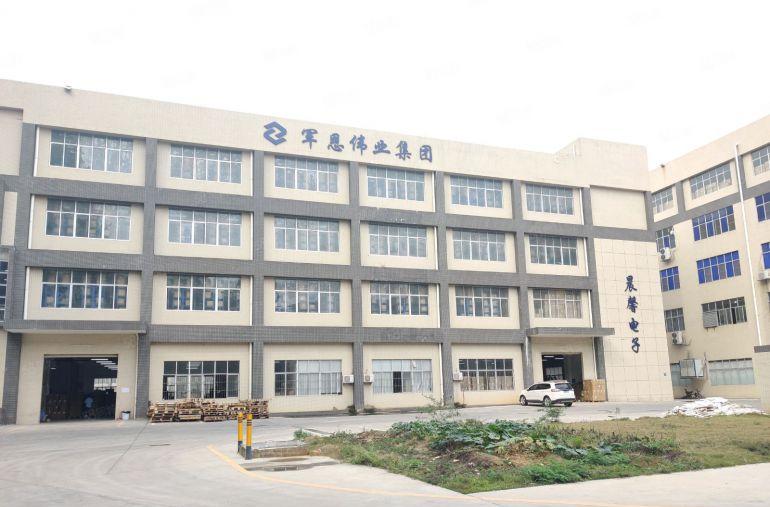 特价15元光明新区单层面积3500平厂房！大小分租证件齐全