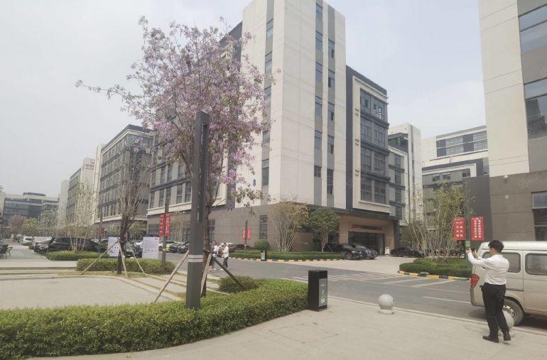 光明地铁口低价开发商直租厂房出租500平起分租