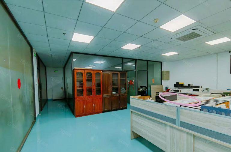 公明蒋石原贴片厂出租1100平精装修，现成吊机口3吨货梯