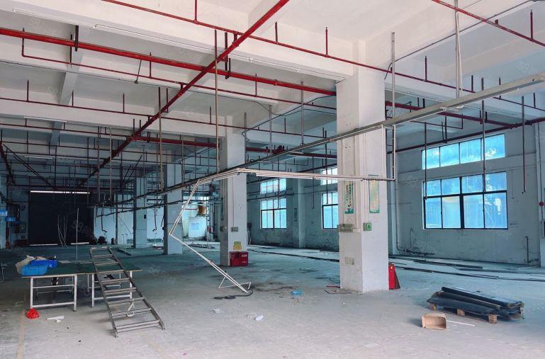 光明公明一手房东无公摊1750平可分200平起主干道地铁口边