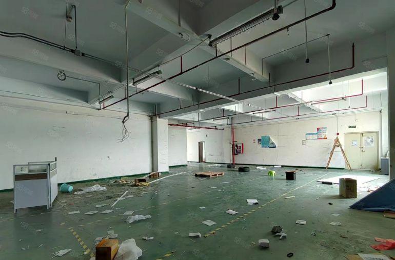 光明公明东坑重工业厂房出租（2楼550平一整层，现成吊机口）