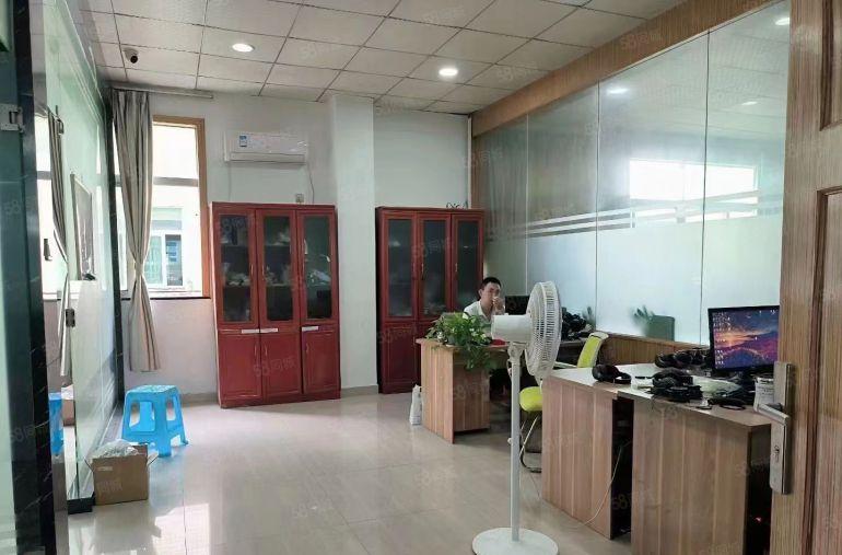 公明上村工业区楼上1200平厂房出租带现成装修水电到位可分租