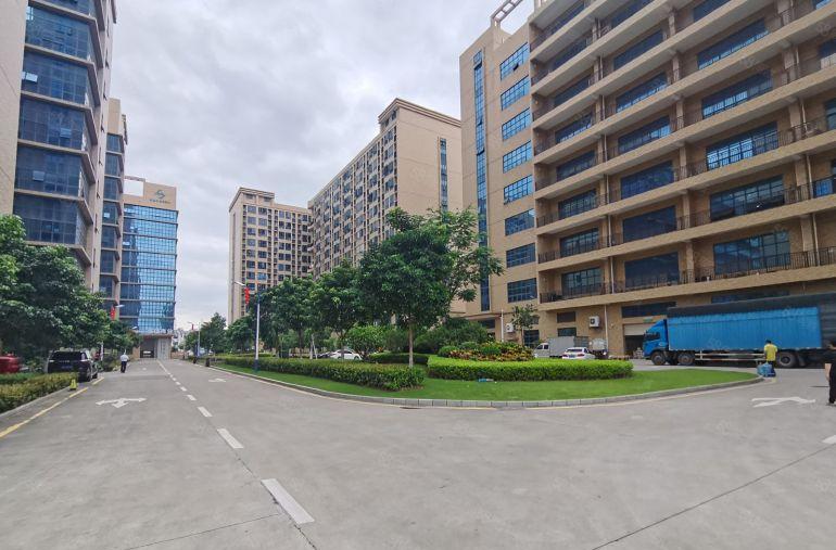 18元租光明田寮原房东一楼楼上2000平方厂房仓库可分租