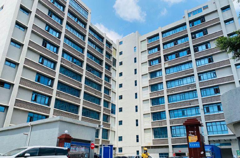 公明地铁口附近高新产业园楼上1000平厂房出租，带装修办公室