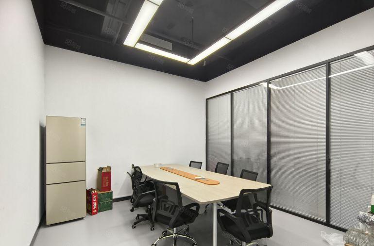 光明厂房出租2000平方300平起分豪华装修办公室水电齐全