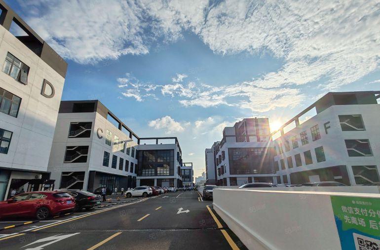 公明楼村地铁站附近原房东楼上精装修厂房1500平出租可分