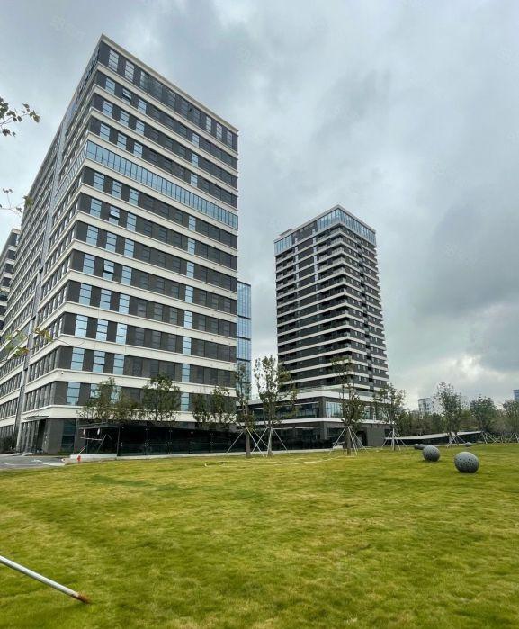 公明地铁口红本厂房单层1800平楼上承重1吨大货梯报价25块