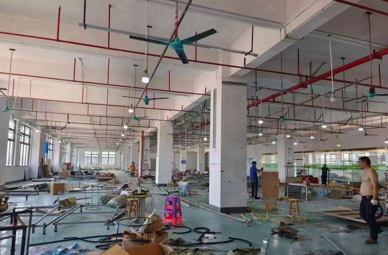 公明东坑厂房出租（2600平4米CNC，设备，注塑，电子）