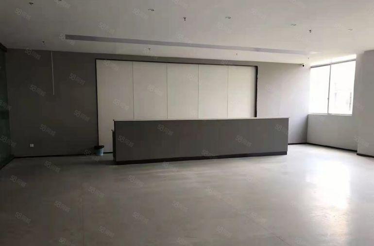 公明根玉路旁独院2楼2200平一整层，现成展厅，办公室前台