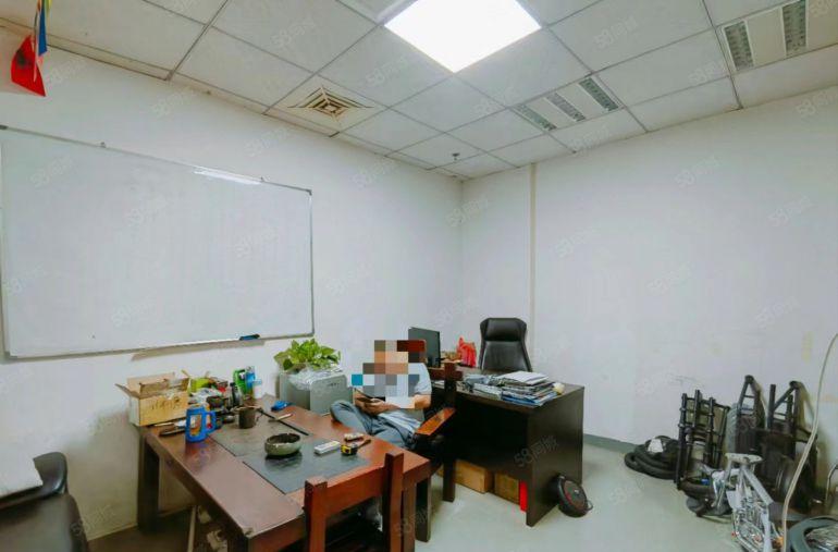 公明楼村厂房，仓库出租1600平（3吨货梯消防到户）好招工