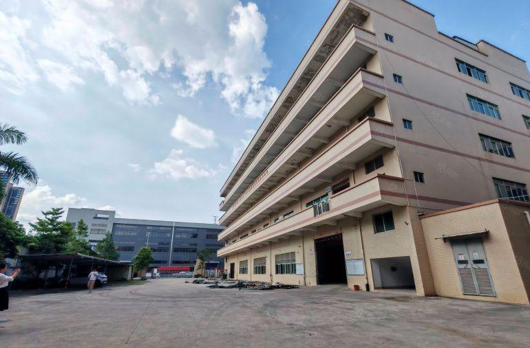 坪山中心双地铁口标准小院子13元就可以成交位置好合同期长