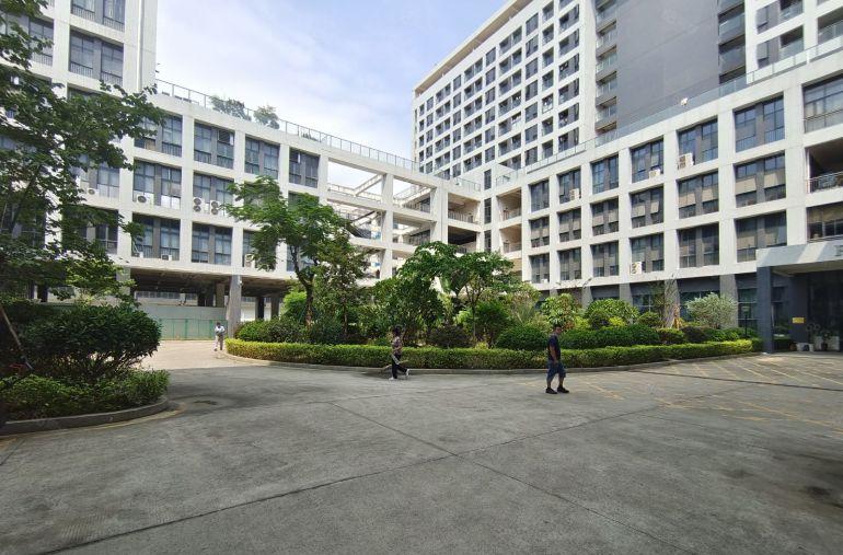 坪山大工业区原房东大型科技园楼上带精装修3000平厂房出租