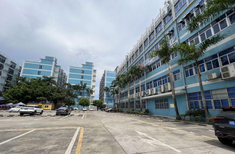 深圳坪山工业园发展商直租二楼厂房1300平方带消防喷淋空地大