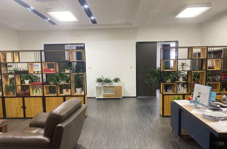 坪山靠高铁宝龙地铁口原房东红本厂房出租500平全新精装带办公