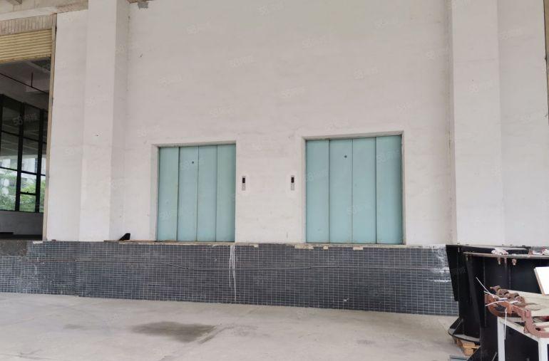 深圳市坪山区原房东3楼3500平米，带装修厂房出租，环境好