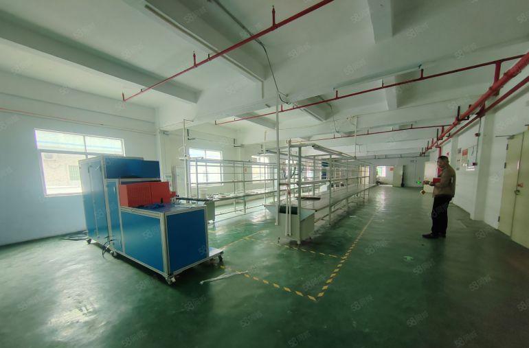 坪山地铁口新出厂房1200平米有地坪漆带办公室