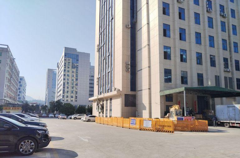 坪山坑梓地铁口科技园楼上500平带装修办公室出租 可分租