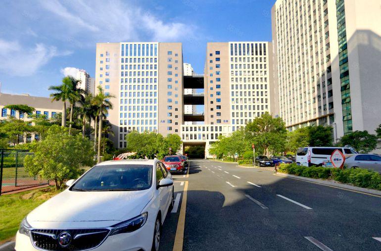 坪山大型科技园楼上200平300平500平方精装修厂房出租