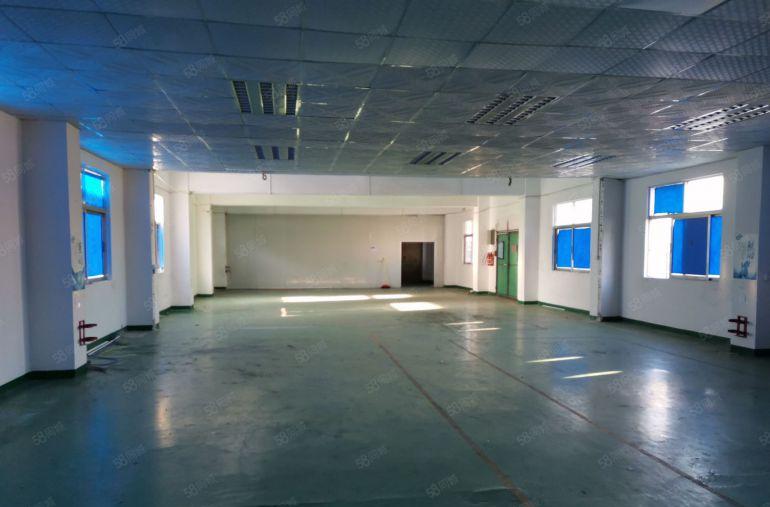 深圳坪山600平方米带装修厂房出租，形象好，交通方便，好招工