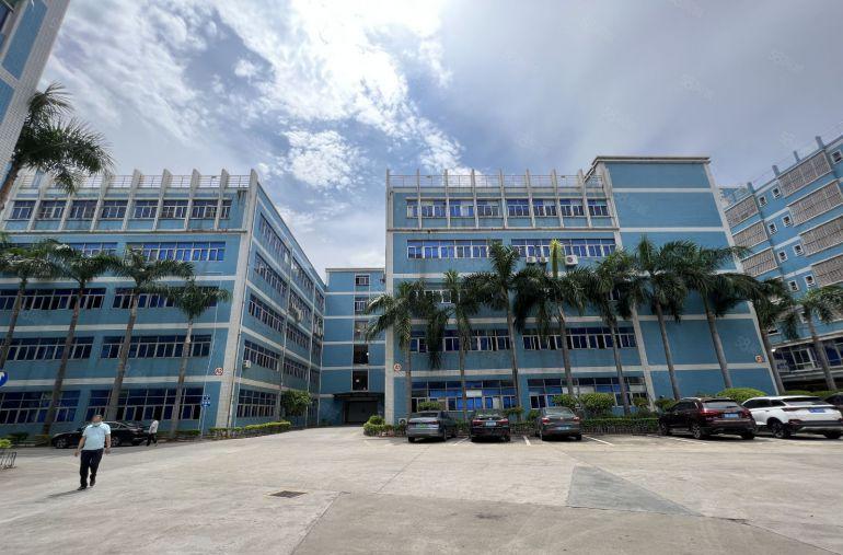 深圳坪山工业园发展商直租二楼厂房1300平方带消防喷淋空地大