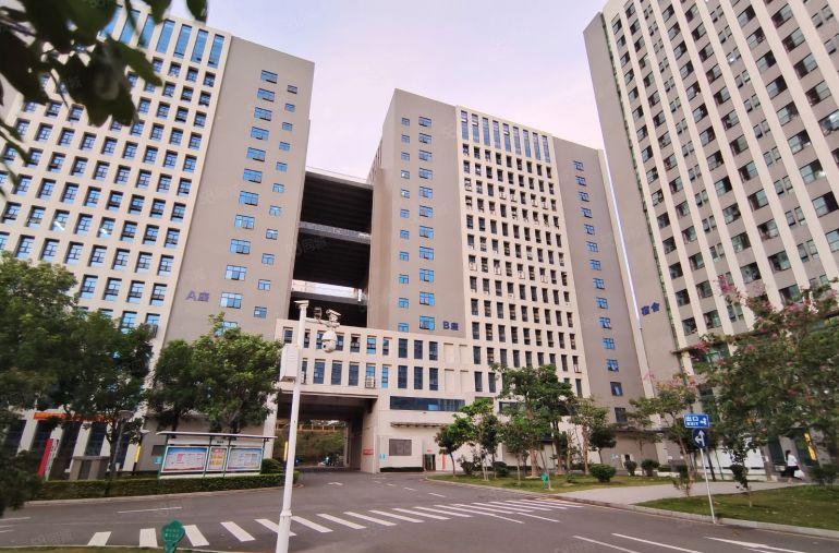 坪山大工业区原房东大型科技园楼上精装修300平方办公厂房出租