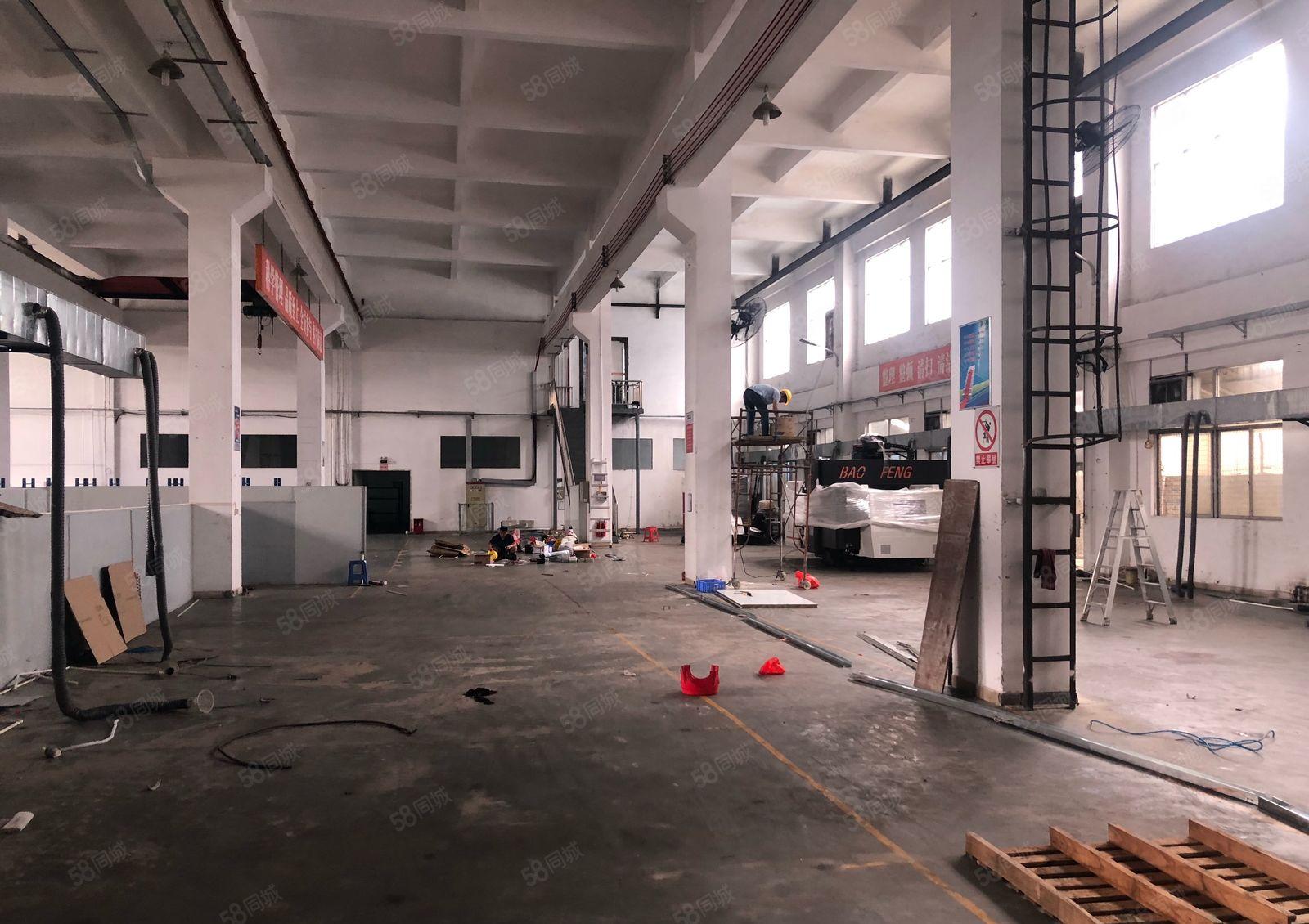 坑梓11米高10000平一楼厂房出租10吨航车免费用研发生产