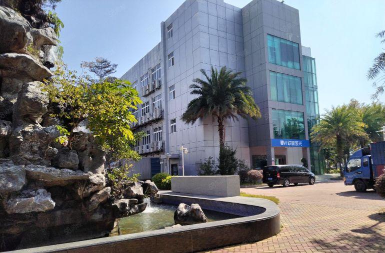 坪山大工业区楼上500平带现成装修办公室厂房超低价出租可分租