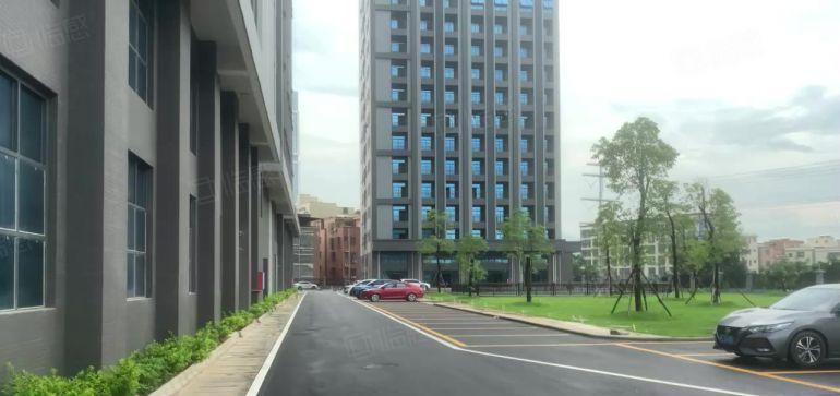 坪山比亚迪附近原房东500平米带牛角红本五金仓库研发厂房出租