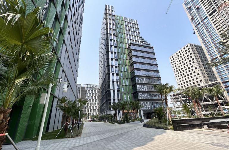 深圳坪山生物医疗产业园 单层面积1600平起租 红本厂房出租