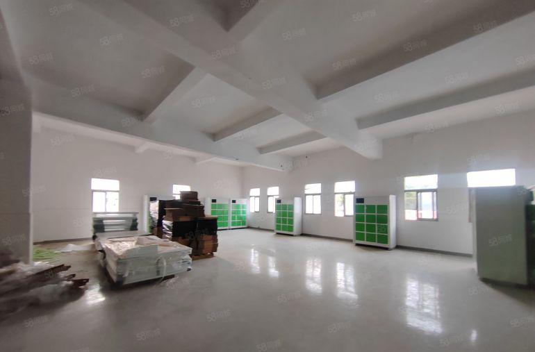 坪山龙田街道精装修300平方标准厂房可做办公室使用独立卫生间