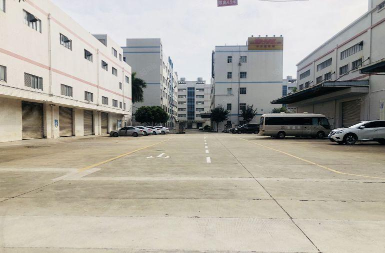 坪山坑梓东联工业区3楼2000平带装修办公室厂房出租可分租