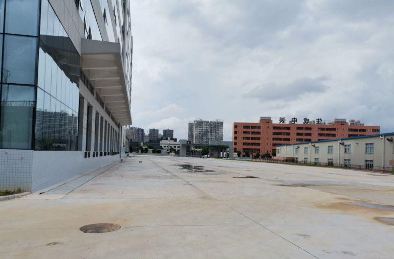 深圳市坪山区全新园区160000平方米，厂房出租，可分租