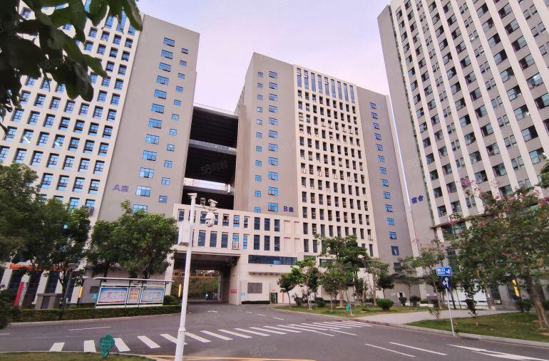 坪山原房东大型科技园楼上200平带精装红本办公厂房低价出租