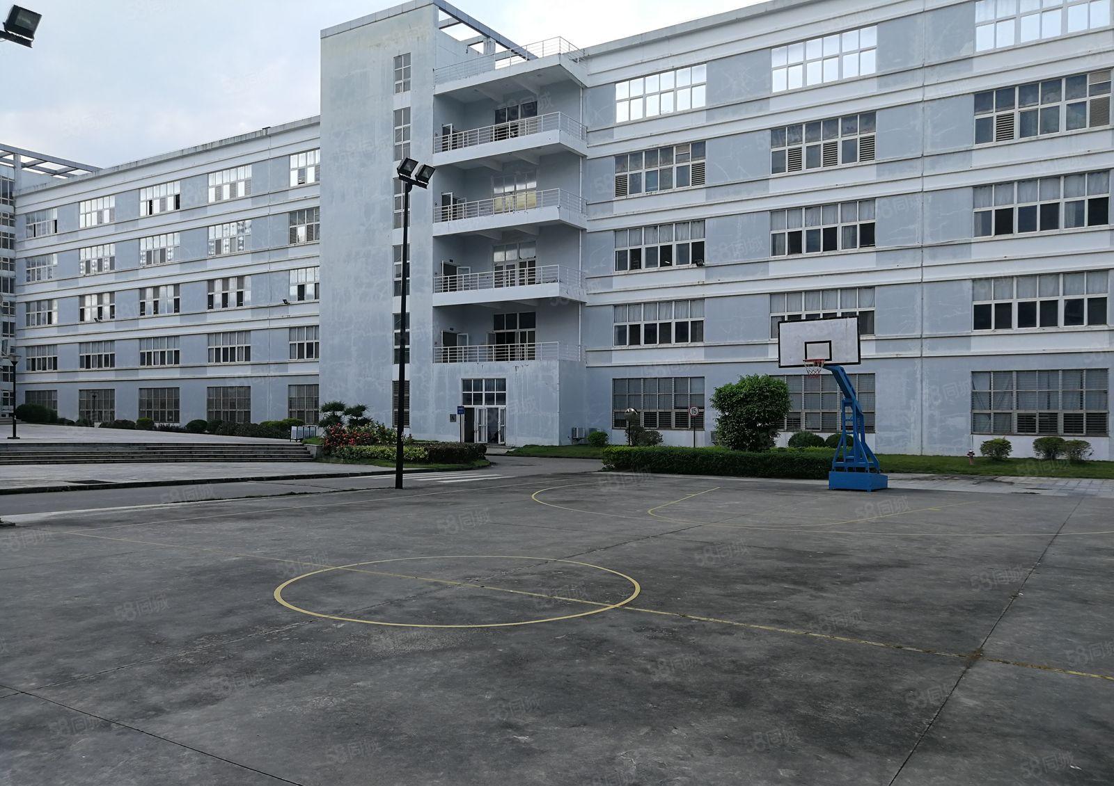 坪山红本无尘车间2000平厂房出租，现成精装办公室，低价出租